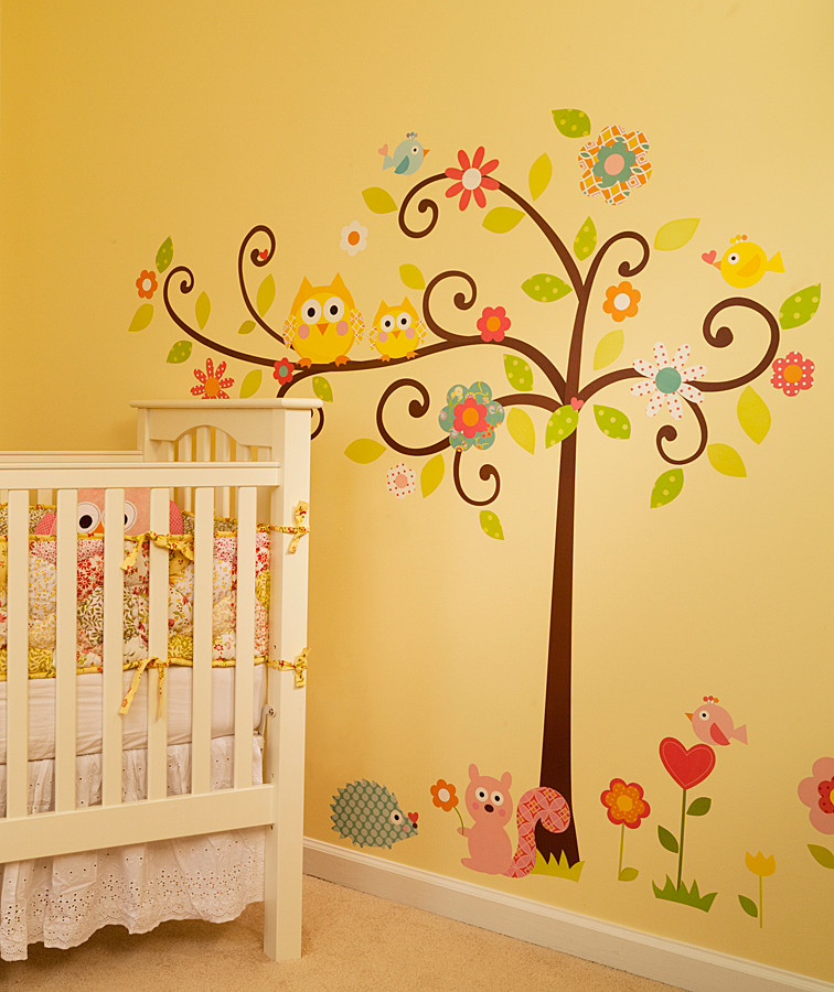 シャーロットにあるトラディショナルスタイルのおしゃれな赤ちゃん部屋の写真