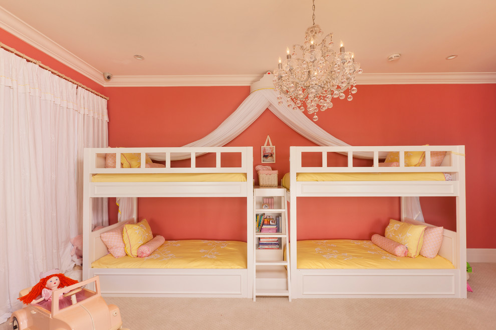 Свежая идея для дизайна: большая детская в современном стиле с спальным местом, розовыми стенами и ковровым покрытием для ребенка от 4 до 10 лет, девочки, двоих детей - отличное фото интерьера