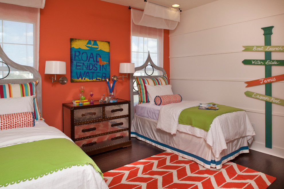 На фото: нейтральная детская в современном стиле с спальным местом, темным паркетным полом и разноцветными стенами для ребенка от 4 до 10 лет