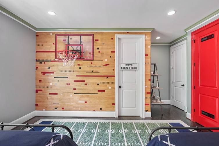 Mittelgroßes Modernes Jungszimmer mit Schlafplatz, grauer Wandfarbe, braunem Holzboden und braunem Boden in Washington, D.C.