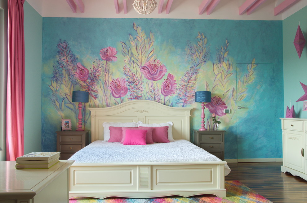Mittelgroßes Modernes Mädchenzimmer mit Schlafplatz, dunklem Holzboden, braunem Boden und blauer Wandfarbe in Sonstige