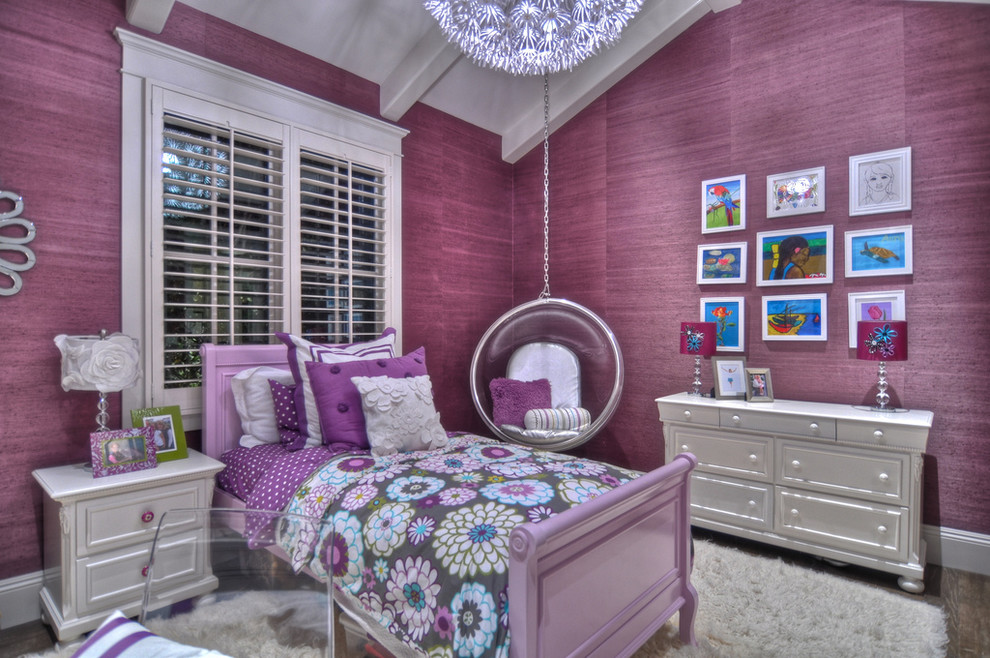 Inspiration for a traditional kids' bedroom in Orange County.