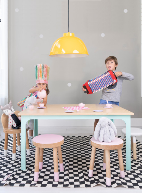 Craft Kids Table + Poco+ Lola + Peewee chairs - Minimalistisch -  Kinderzimmer - Orange County - von Nico and Yeye | Houzz