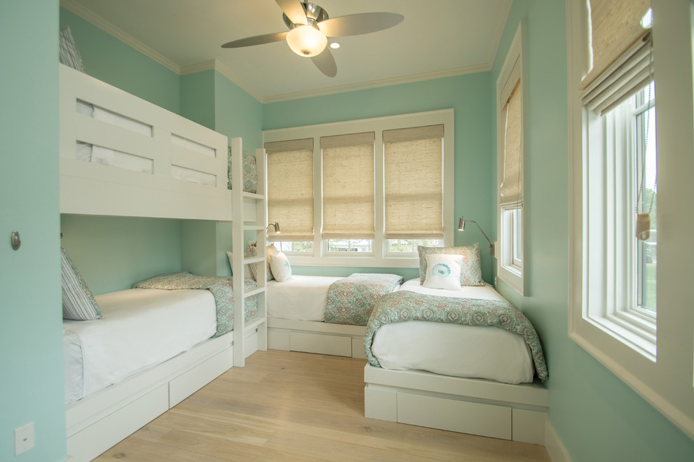 Idéer för små funkis könsneutrala barnrum kombinerat med sovrum och för 4-10-åringar, med blå väggar