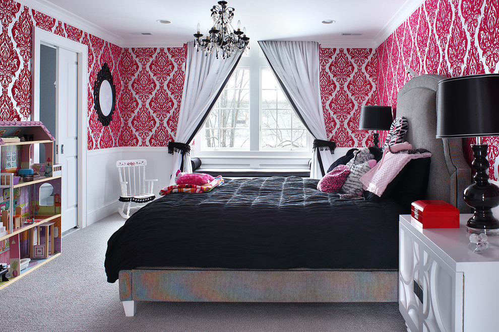 Idéer för ett klassiskt flickrum kombinerat med sovrum och för 4-10-åringar, med heltäckningsmatta och flerfärgade väggar