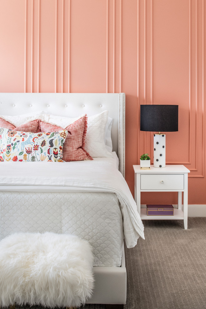 На фото: детская в стиле неоклассика (современная классика) с розовыми стенами, ковровым покрытием, бежевым полом и спальным местом для подростка, девочки