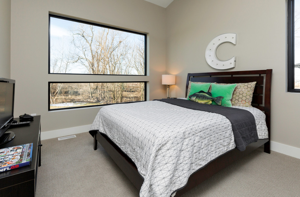 На фото: детская среднего размера в современном стиле с спальным местом, серыми стенами, ковровым покрытием и бежевым полом для подростка, мальчика с