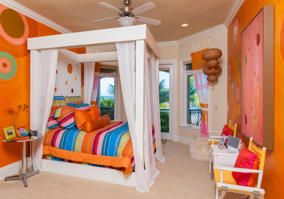 Idée de décoration pour une chambre d'enfant design avec un mur orange.