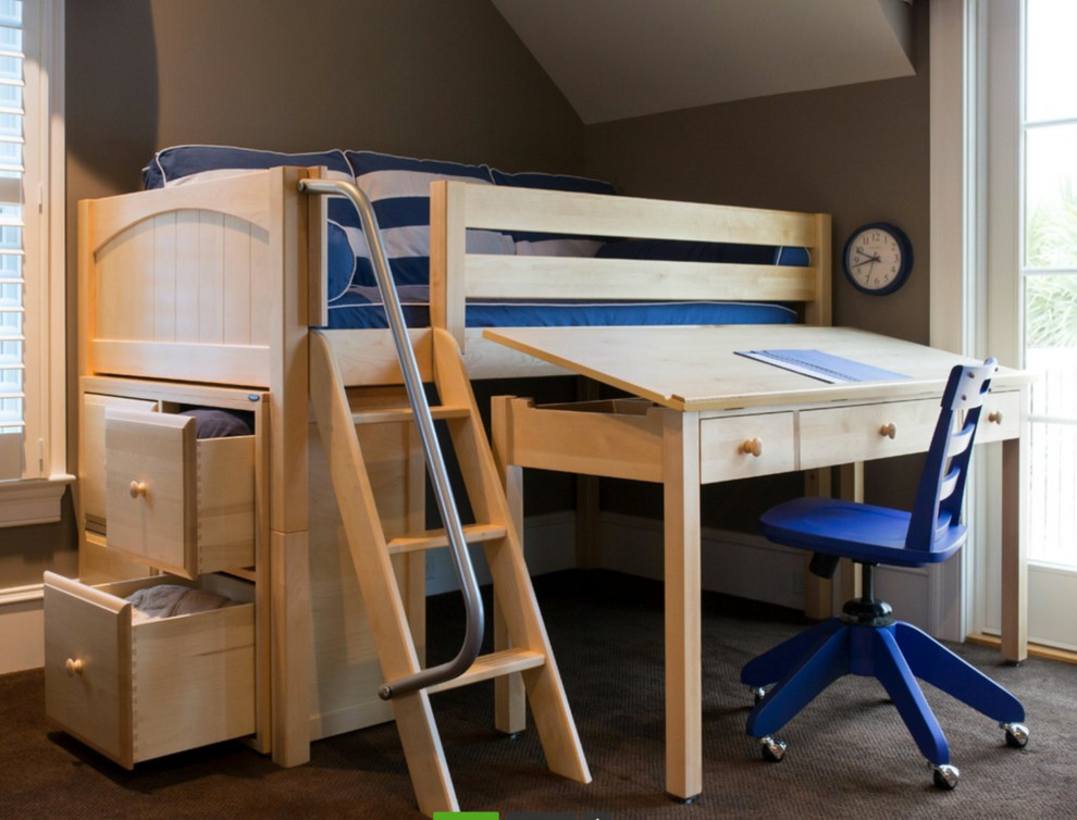 Cette photo montre une chambre d'enfant scandinave avec un lit mezzanine.