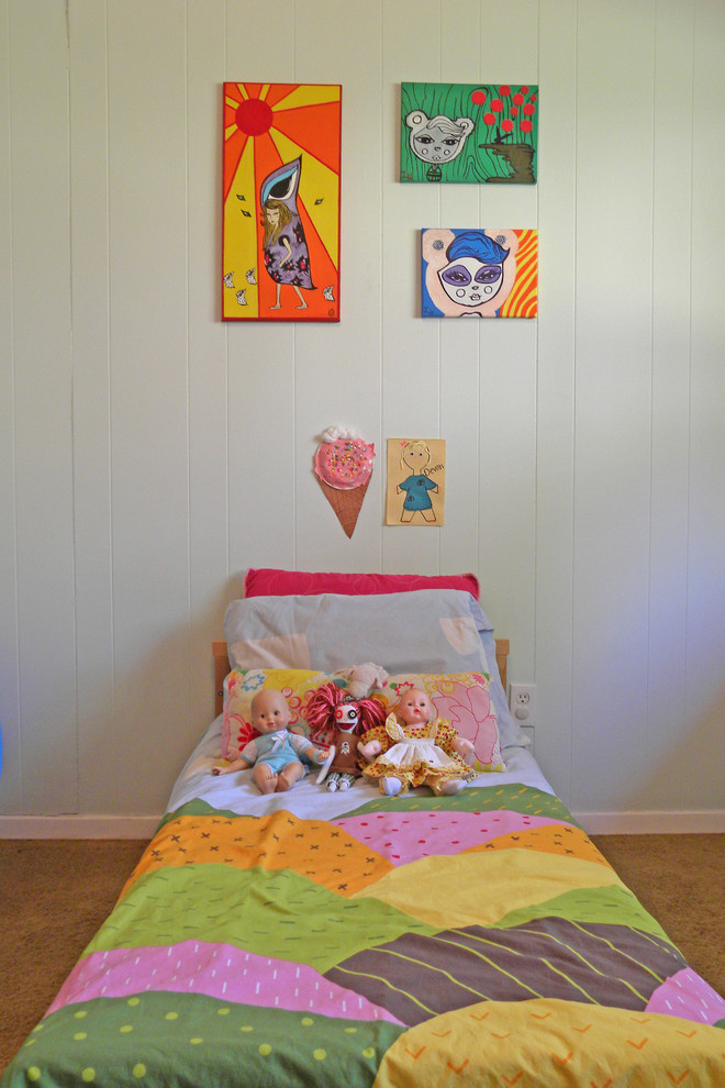 Inspiration for a midcentury kids' bedroom in Dallas.