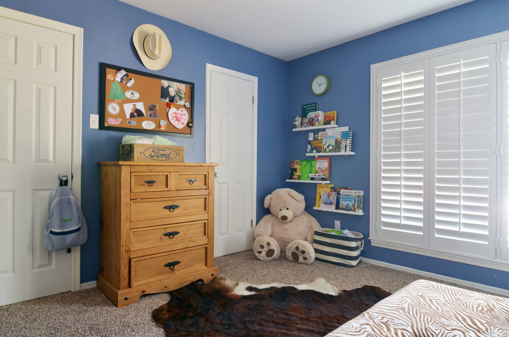 Design ideas for a classic kids' bedroom in Dallas.