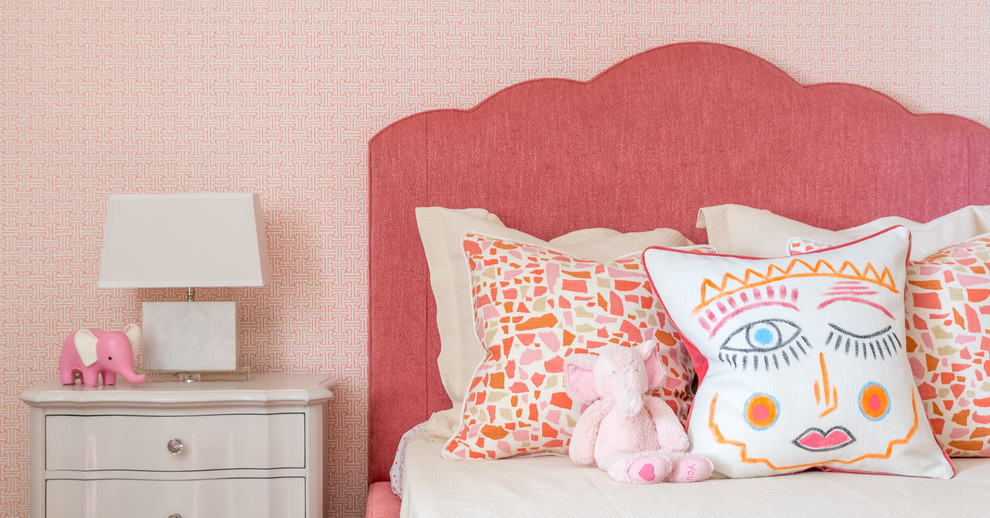 Источник вдохновения для домашнего уюта: детская среднего размера в современном стиле с спальным местом и розовыми стенами для ребенка от 4 до 10 лет, девочки