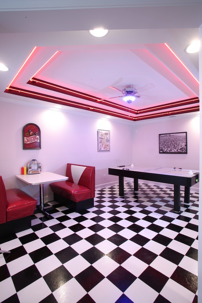 Eklektisk inredning av ett mellanstort tonårsrum kombinerat med lekrum, med vita väggar, vinylgolv och flerfärgat golv