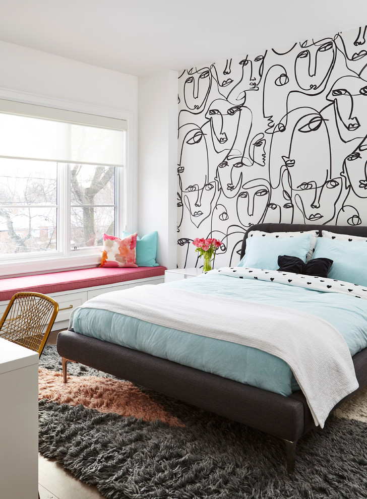Modernes Mädchenzimmer mit Schlafplatz und bunten Wänden in Toronto