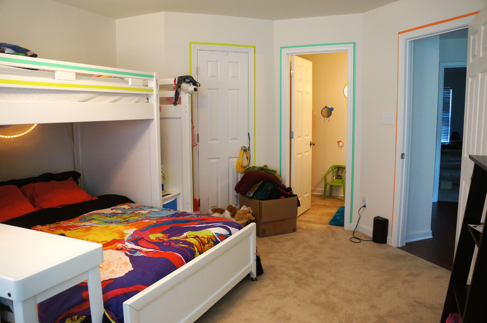 Idee per una cameretta per bambini da 4 a 10 anni contemporanea di medie dimensioni con pareti multicolore