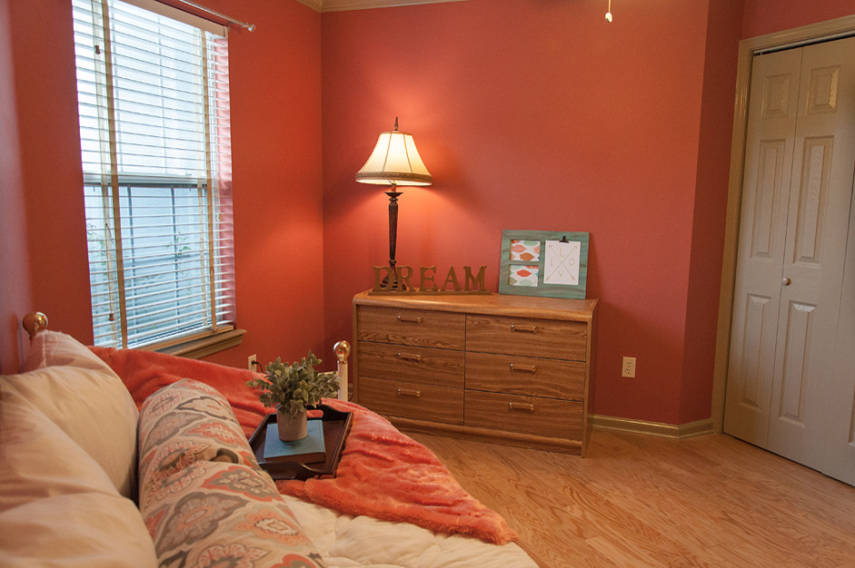This is an example of a traditional kids' bedroom in Jacksonville.