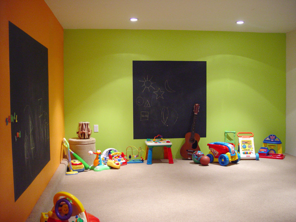 Modelo de dormitorio infantil de 1 a 3 años actual de tamaño medio con moqueta