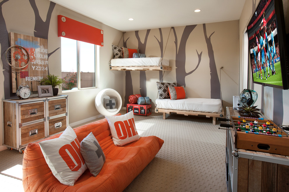 フェニックスにあるコンテンポラリースタイルのおしゃれな子供の寝室 (カーペット敷き、茶色い壁) の写真
