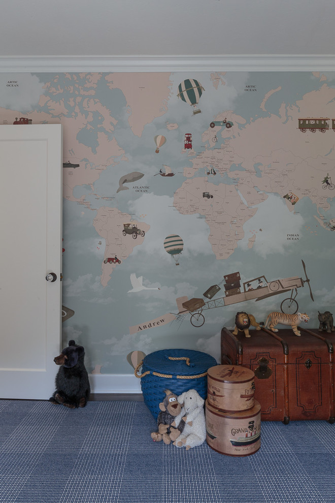 Idéer för att renovera ett mellanstort vintage pojkrum kombinerat med sovrum, med blå väggar och heltäckningsmatta