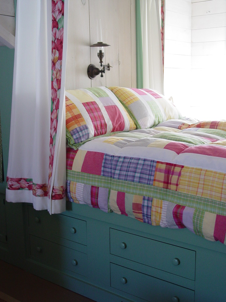 Bild på ett maritimt flickrum kombinerat med sovrum och för 4-10-åringar