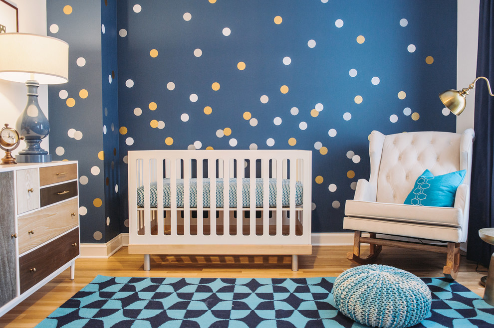 シカゴにあるトランジショナルスタイルのおしゃれな赤ちゃん部屋の写真