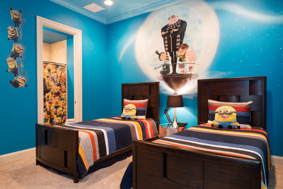Esempio di una cameretta da letto tradizionale con pareti blu, moquette e pavimento beige