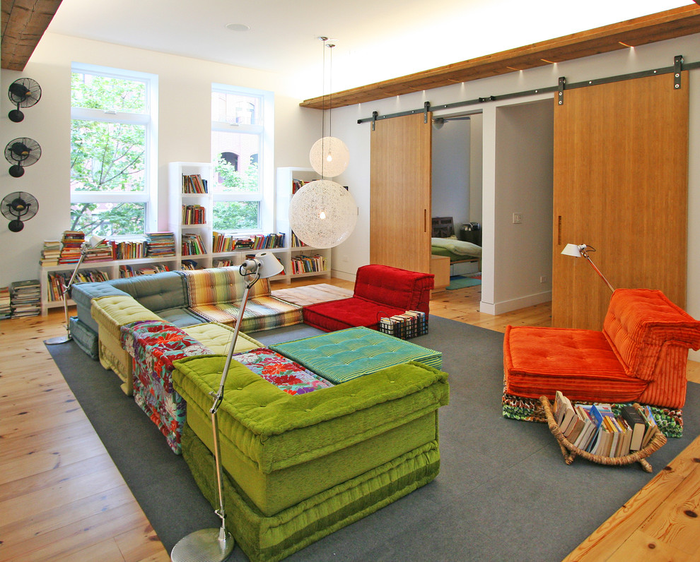 Photo of a contemporary playroom in Chicago.