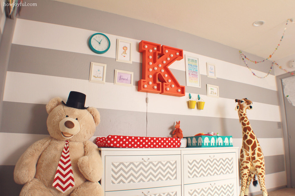 Inspiration for a contemporary kids' bedroom in Orange County.