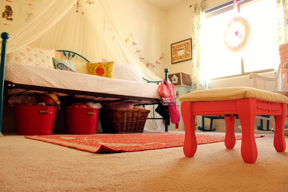 Photo of an eclectic kids' bedroom in Albuquerque.