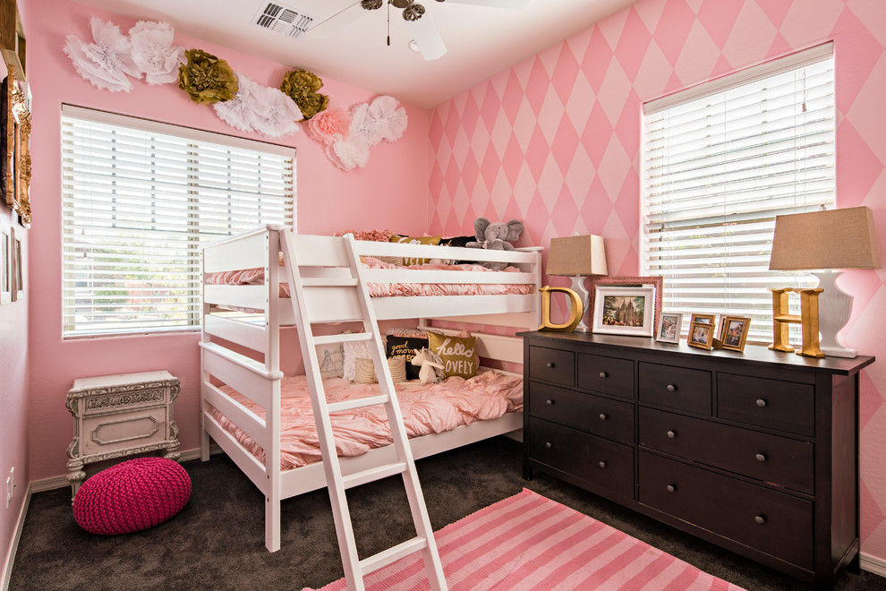На фото: детская среднего размера в стиле неоклассика (современная классика) с спальным местом, розовыми стенами и ковровым покрытием для ребенка от 4 до 10 лет, девочки, двоих детей