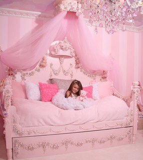 Pink Girls' Room Decor