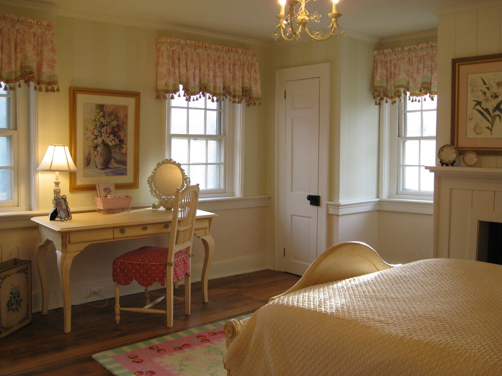 This is an example of a traditional kids' bedroom in DC Metro.