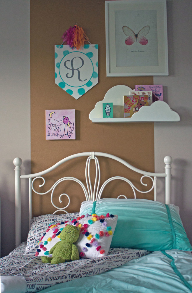 Design ideas for a medium sized eclectic children’s room for girls in Atlanta with multi-coloured walls, carpet and beige floors.