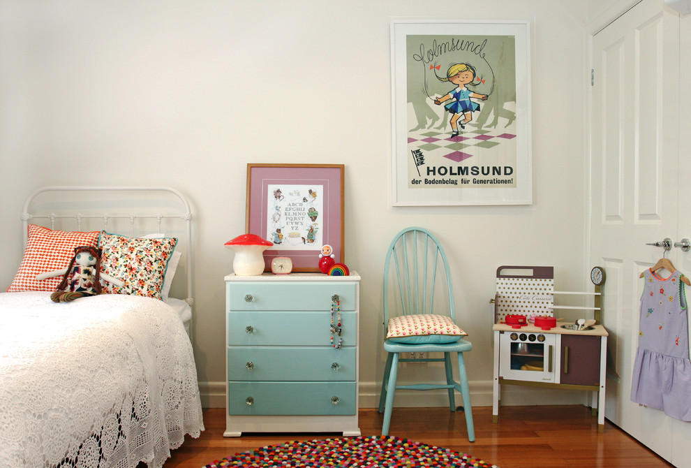 Inspiration for a timeless girl playroom remodel in Melbourne