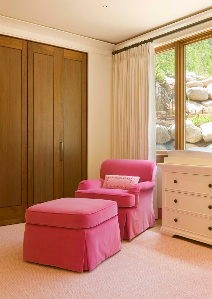 Design ideas for a classic kids' bedroom in Denver.