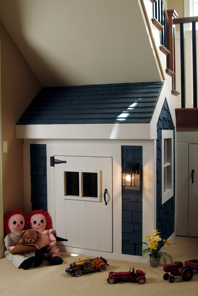 Esempio di una cameretta per bambini chic di medie dimensioni con pareti beige e moquette