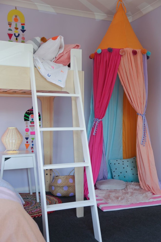 Mid-sized transitional girl carpeted kids' bedroom photo in Melbourne