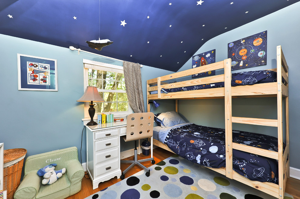 Inspiration for a timeless boy kids' room remodel in DC Metro