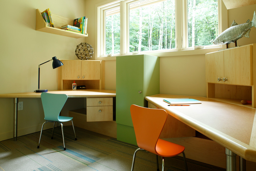 Design ideas for a small contemporary kids' study space in Minneapolis with carpet.