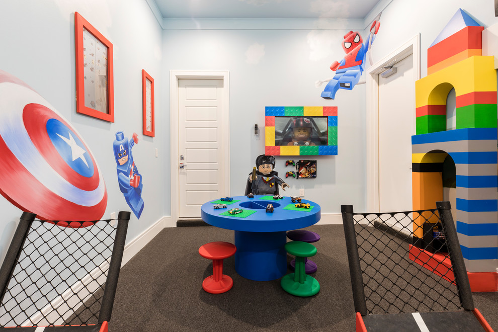 Идея дизайна: большая нейтральная детская с игровой в стиле модернизм с разноцветными стенами, ковровым покрытием и серым полом для ребенка от 4 до 10 лет