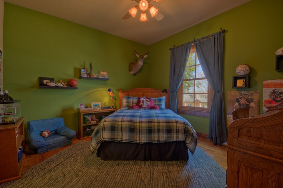 This is an example of a classic kids' bedroom in Austin.
