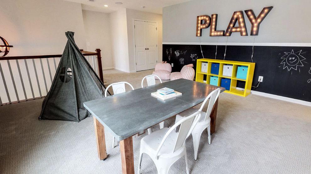 Aménagement d'une chambre d'enfant de 4 à 10 ans campagne avec un mur gris, moquette et un sol beige.