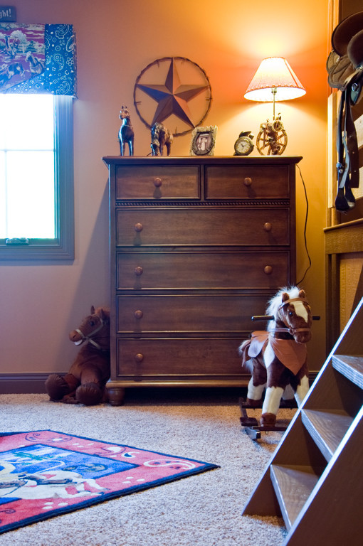 Design ideas for a traditional kids' bedroom in Louisville.
