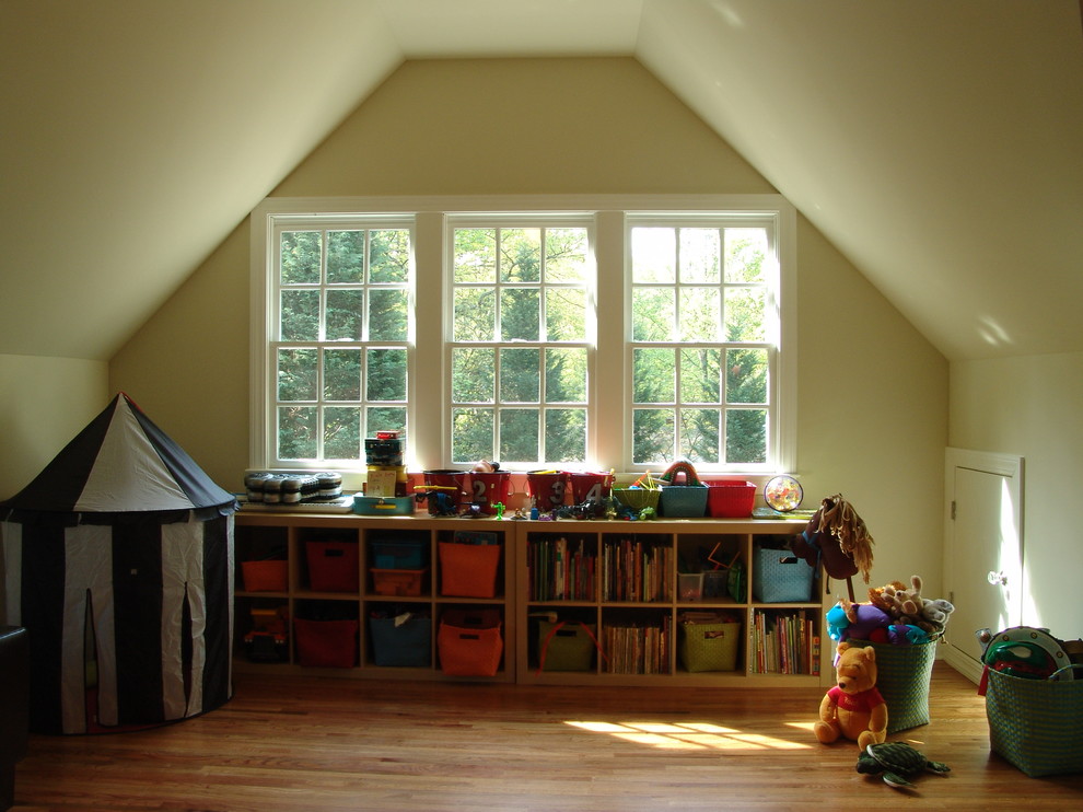 Photo of a traditional kids' bedroom in Atlanta.