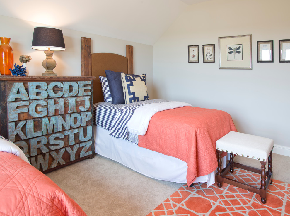 Modernes Mädchenzimmer mit Schlafplatz, grauer Wandfarbe und Teppichboden in Louisville