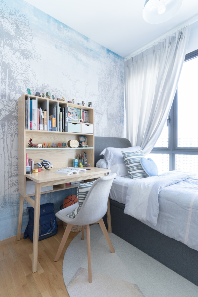 Inspiration för ett mellanstort funkis könsneutralt barnrum kombinerat med sovrum och för 4-10-åringar, med flerfärgade väggar och beiget golv