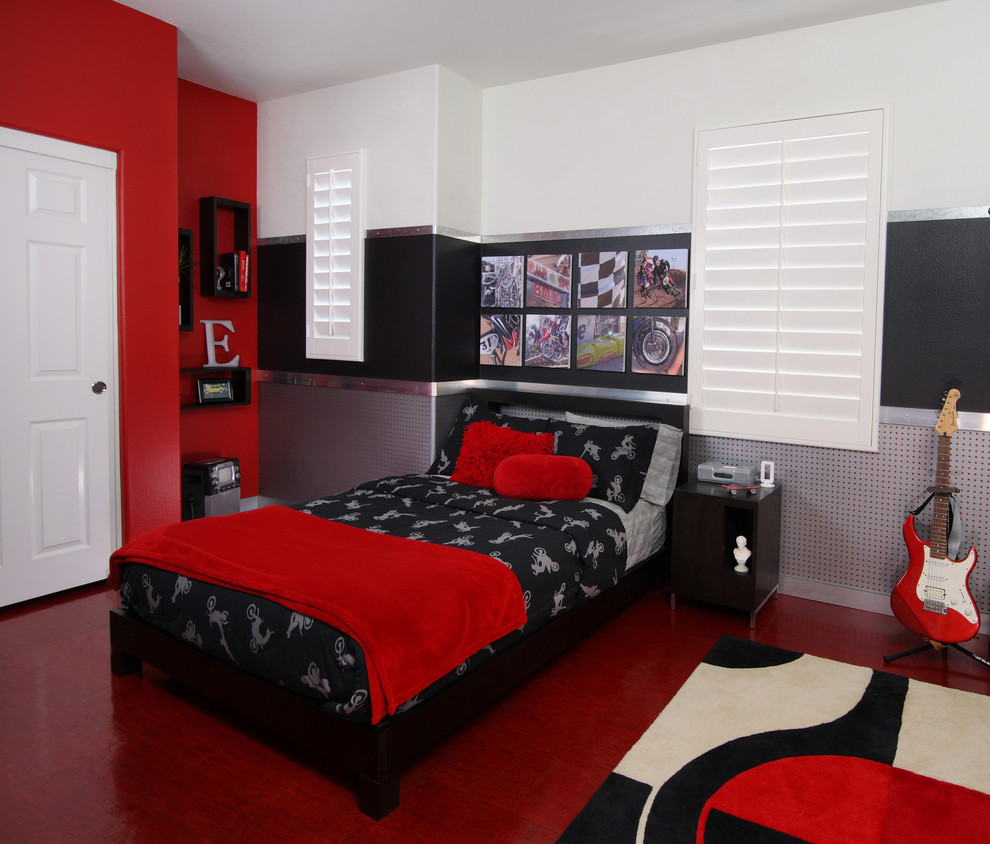 Idéer för ett industriellt barnrum kombinerat med sovrum, med rött golv och flerfärgade väggar