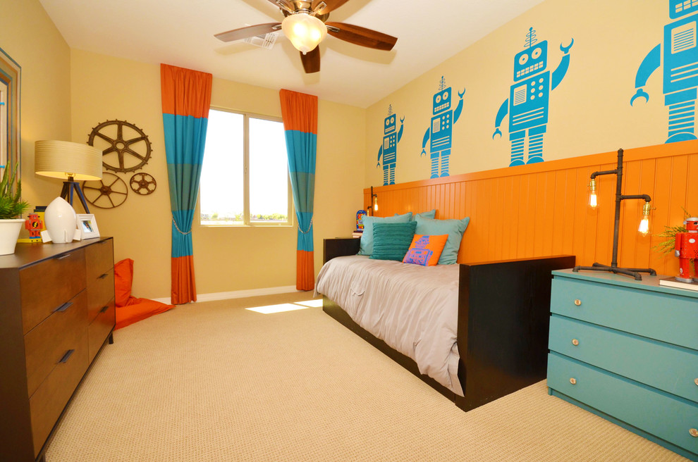 Imagen de dormitorio infantil de 4 a 10 años contemporáneo de tamaño medio con paredes beige y moqueta