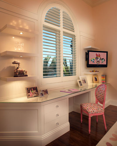 Design ideas for a contemporary kids' bedroom in Miami.