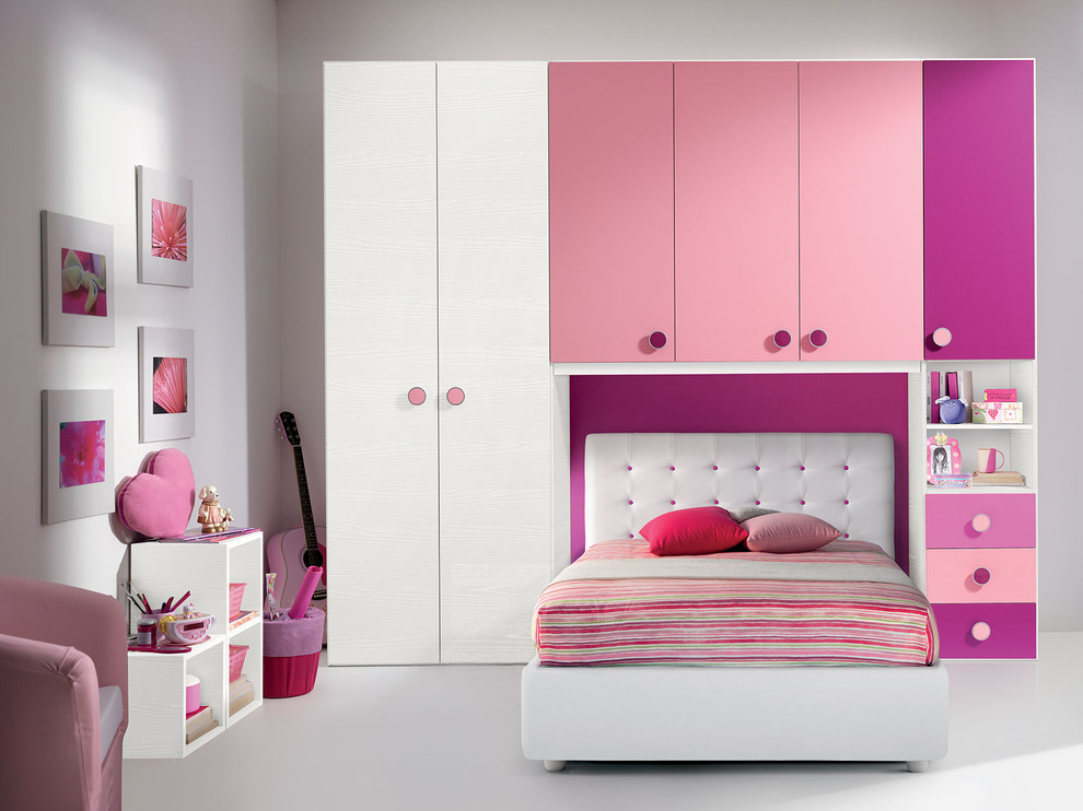 Пример оригинального дизайна: детская в стиле модернизм с спальным местом для подростка, девочки